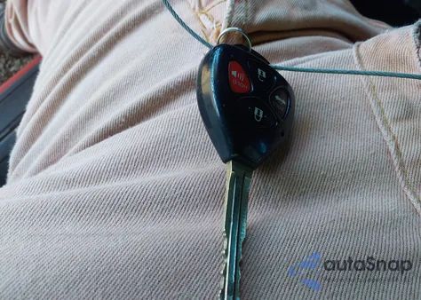 2010 Toyota Corolla S из США, поврежденный, VIN 2T1BU4EE4AC265617